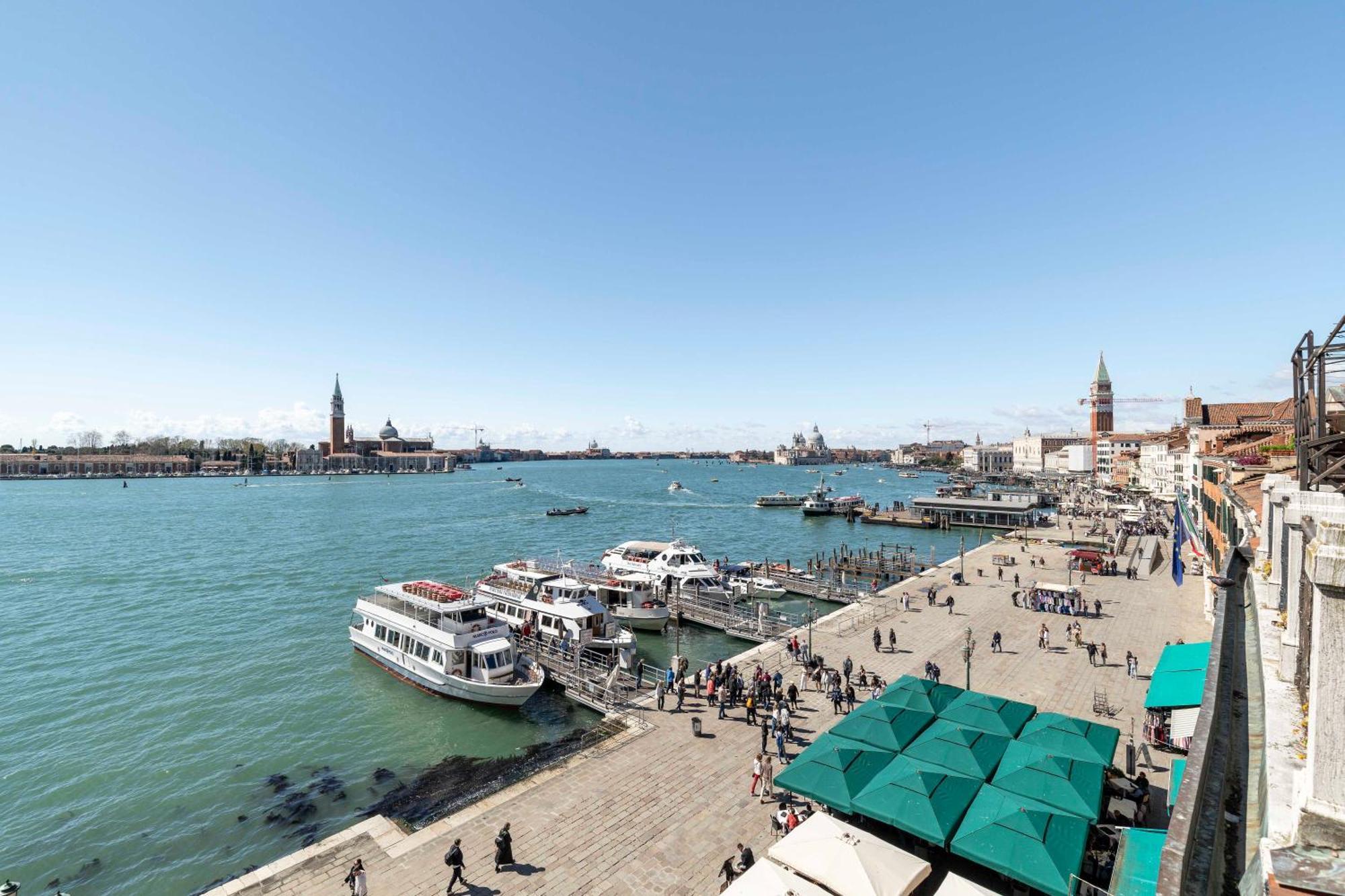 Apartment San Giorgio View With Terrace R&r *